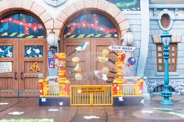 おなじみのトゥーンタウンが期間限定の散水スポットに！「びしょびしょ濡れトゥーンタウン」で夏ディズニーを満喫
