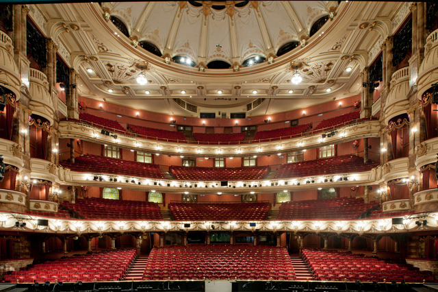 ロンドン・コロシアム撮影 Guy de Laubier