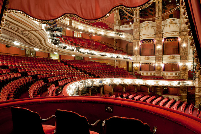 ロンドン・コロシアム撮影 Guy de Laubier