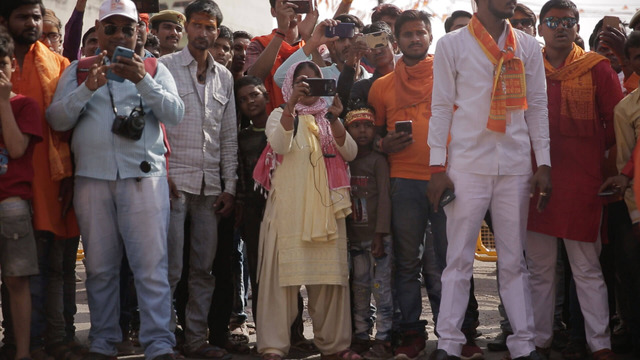 『燃えあがる女性記者たち』©BLACK TICKET FILMS. ALL RIGHTS RESERVED.