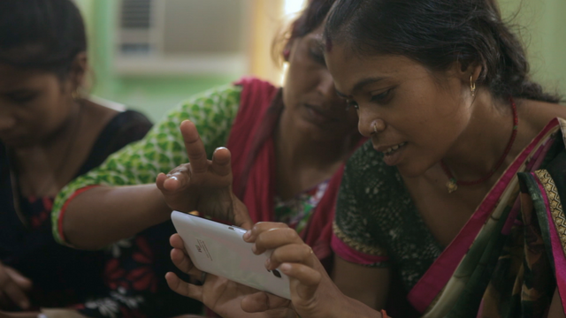 『燃えあがる女性記者たち』©BLACK TICKET FILMS. ALL RIGHTS RESERVED.