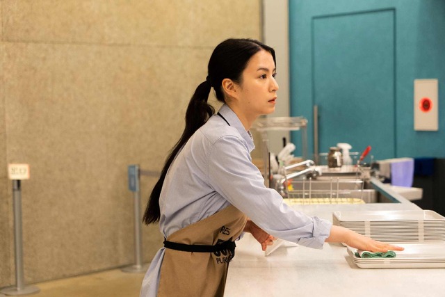 『ほつれる』 ⓒ2023「ほつれる」製作委員会＆COMME DES CINEMAS