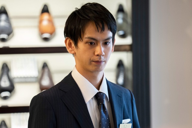 『ほつれる』 ⓒ2023「ほつれる」製作委員会＆COMME DES CINEMAS