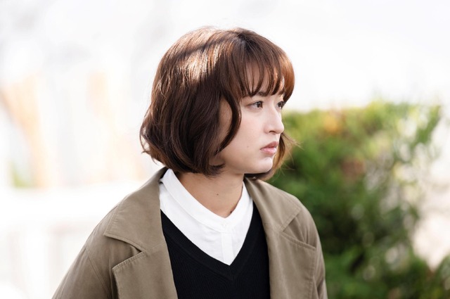 『ほつれる』 ⓒ2023「ほつれる」製作委員会＆COMME DES CINEMAS