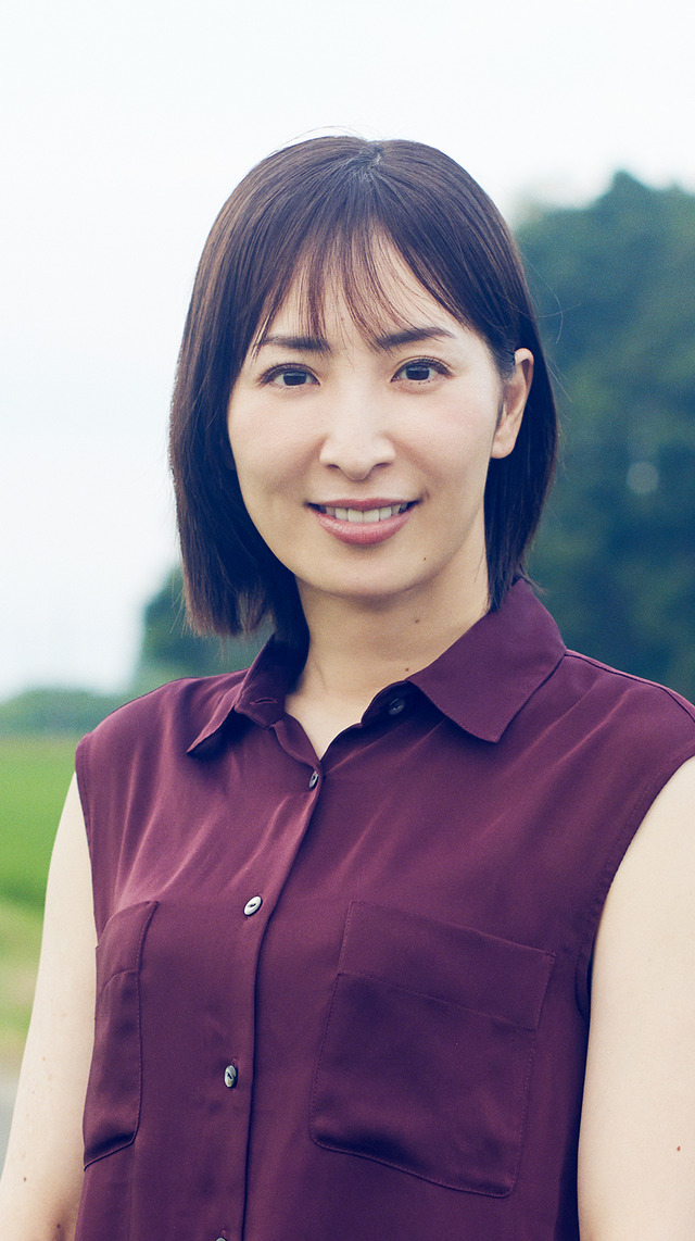 坪野恵役：真飛聖「姪のメイ」Ⓒ「姪のメイ」製作委員会