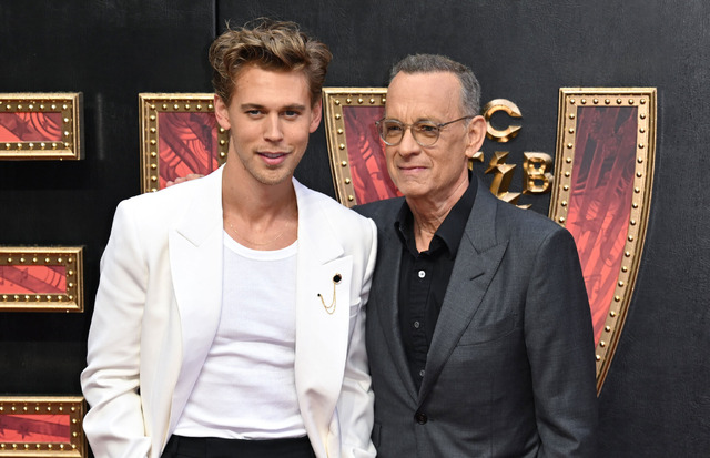 オースティン・バトラー＆トム・ハンクス Photo by Karwai Tang/WireImage