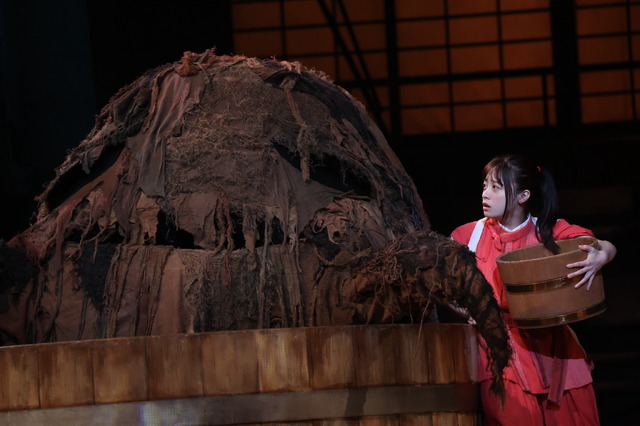 2023年舞台「千と千尋の神隠し」御園座公演 舞台写真　橋本環奈