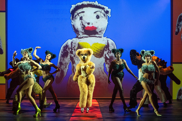 『ジャンポール・ゴルチエのファッション狂騒劇』© CANAL+ / CAPA 2018