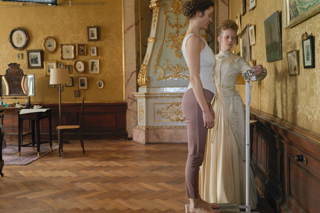 『エリザベート 1878』　© 2022 FILM AG - SAMSA FILM - KOMPLIZEN FILM - KAZAK PRODUCTIONS - ORF FILM/FERNSEH-ABKOMMEN - ZDF/ARTE - ARTE FRANCE CINEMA