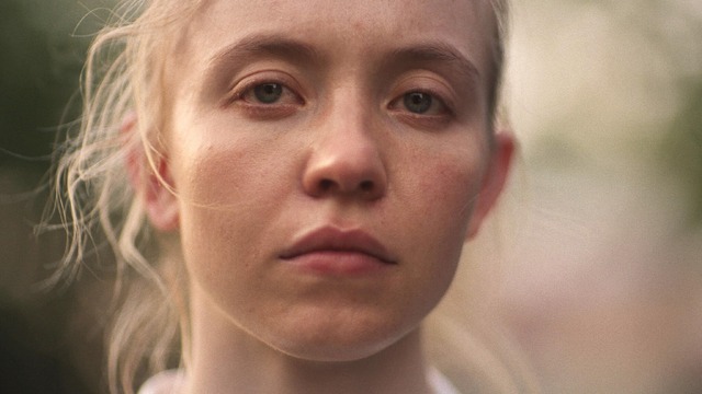 『リアリティ』© 2022 Mickey and Mina LLC. All Rights Reserved