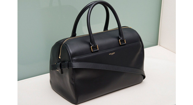 「イヴ・サンローラン」のバッグ