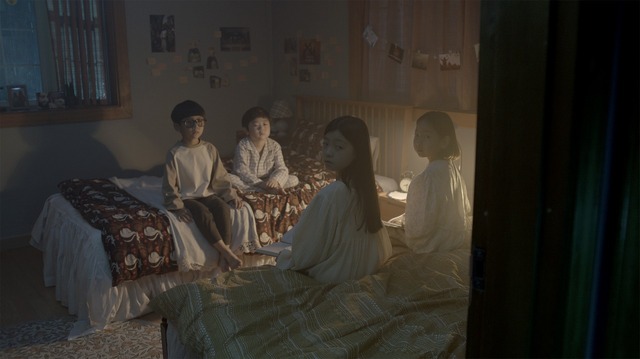 『震える家族』© 2021 Engine Studio & GOZIP STUDIO & NK CONTENTS All Rights Reserved.