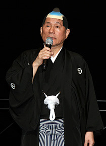 観客からの質問に答える北野監督