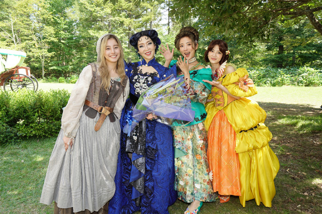 Netflix映画『赤ずきん、旅の途中で死体と出会う。』