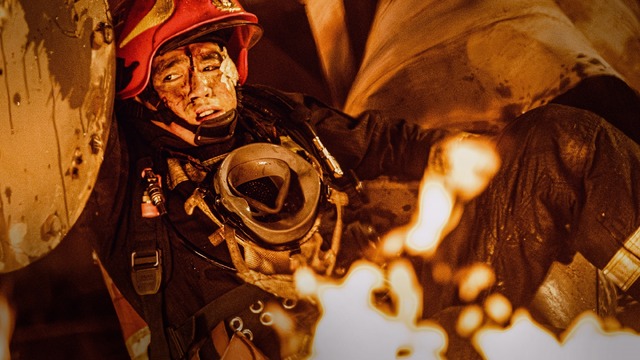 『フラッシュオーバー 炎の消防隊』© 2023 ALL RIGHTS RESERVED BY UNIVERSE ENTERTAINMENT LIMITED /ASIA PACIFIC CHINA (BEIJING) FILM CO., LTD.