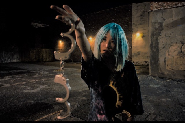 『モナ・リザ アンド ザ ブラッドムーン』© Institution of Production, LLC