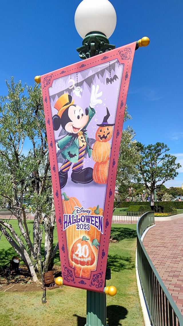 撮影スポットが盛りだくさん！！東京ディズニーランド「ディズニー・ハロウィーン」デコレーションを紹介 As to Disney artwork, logos and properties： (C) Disney