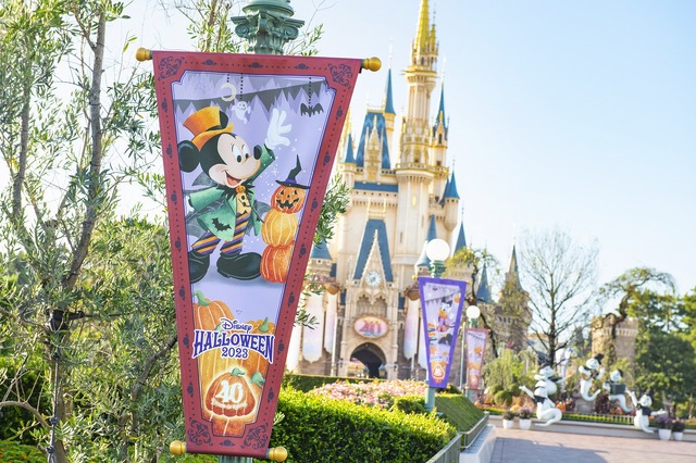撮影スポットが盛りだくさん！！東京ディズニーランド「ディズニー・ハロウィーン」デコレーションを紹介 As to Disney artwork, logos and properties： (C) Disney