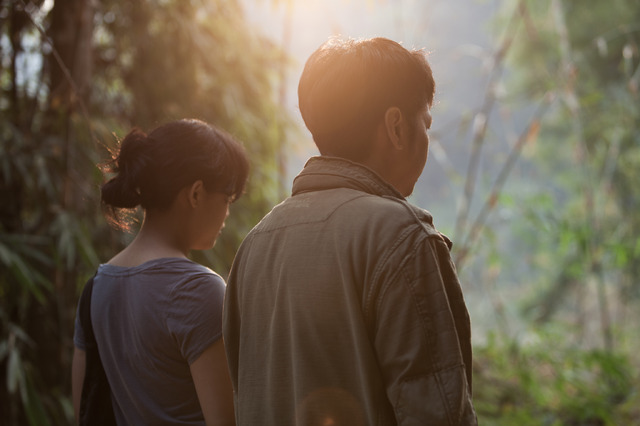 『暗くなるまでには』