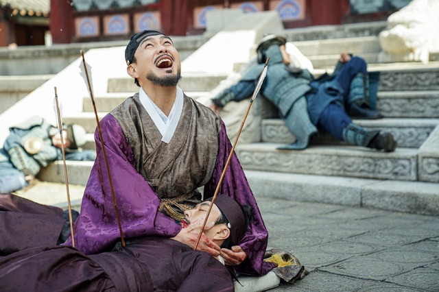 『スイッチ 人生最高の贈り物』© 2023 LOTTE ENTERTAINMENT & HIVE MEDIA CORP. All Rights Reserved.