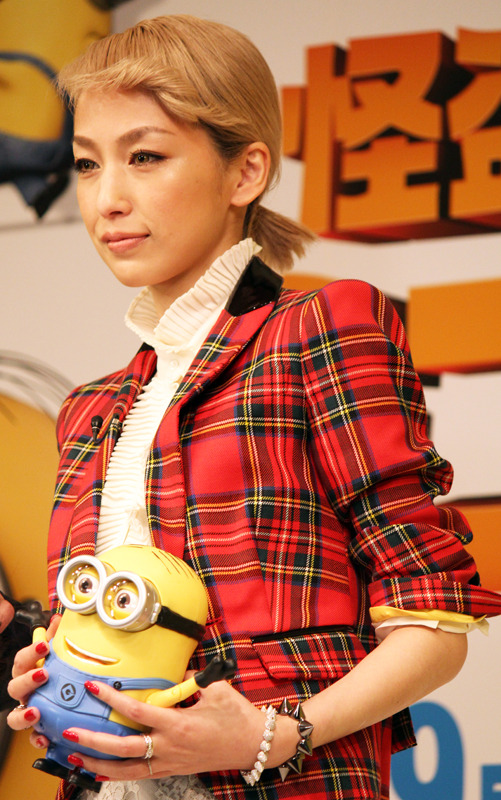 中島美嘉、鶴瓶＆愛菜ちゃんと共演も「もうお母さん役が来る歳かぁ…」と三十路実感！