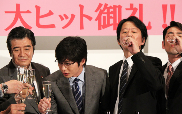 大ヒット＆川原さんの結婚を祝うキャストたち／『相棒シリーズ X DAY』の大ヒット御礼舞台挨拶