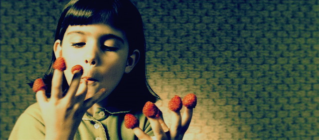 『アメリ デジタルリマスター版』Ⓒ2001 UGC IMAGES-TAPIOCA FILM-FRANCE 3 CINEMA-MMC INDEPENDENT-Tous droits reserves