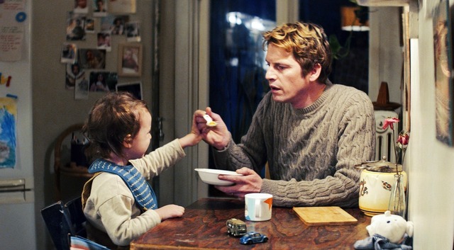 『ぼくは君たちを憎まないことにした』©2022 Komplizen Film Haut et Court Frakas Productions TOBIS / Erfttal Film und Fernsehproduktion  nikumanai.com