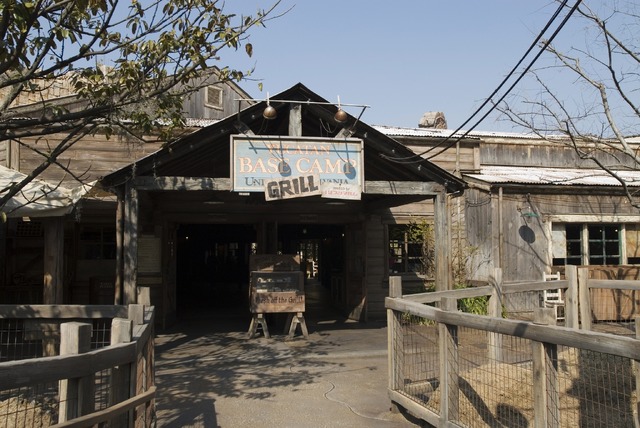 パークのどこからでも対象レストランのメニューを注文できる「ディズニー・モバイルオーダー」開始　当初は4店舗、順次拡大 As to Disney artwork, logos and properties： (C) Disney