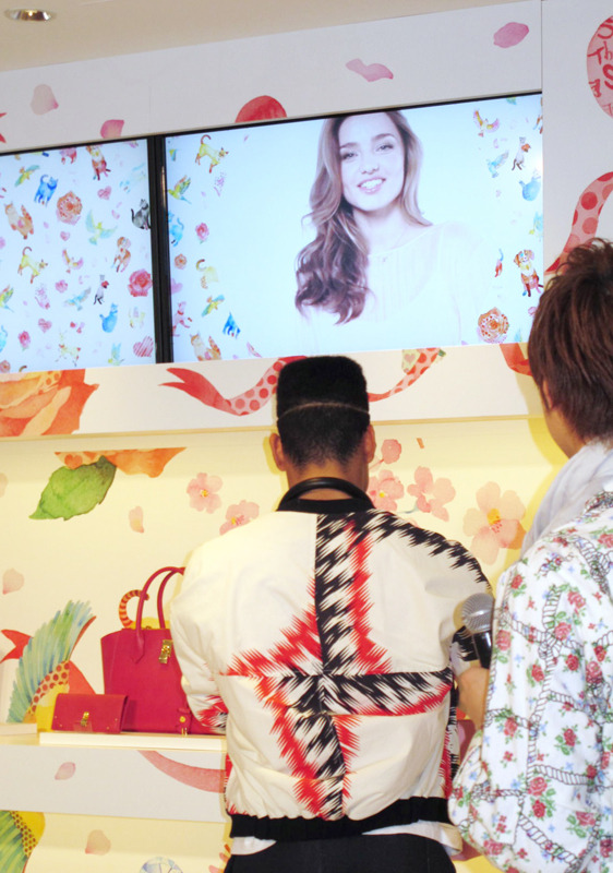 「GENERATIONS」関口メンディー＆ミランダ・カー／「サマンサタバサDELUXE 表参道GATES店」リニューアルオープン記念セレモニー