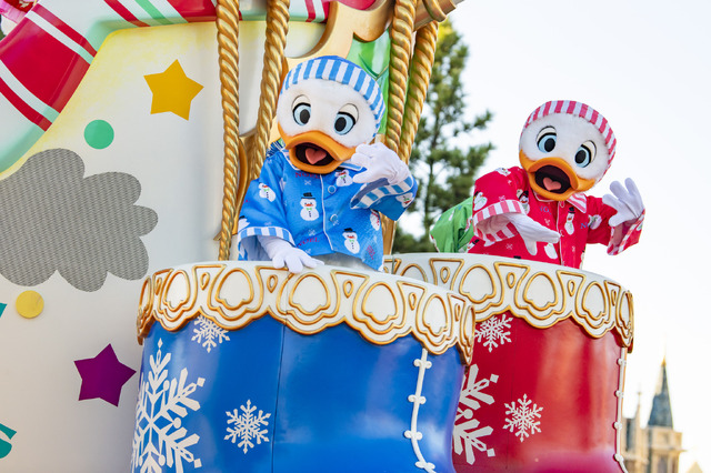 東京ディズニーランドにホリデーがやって来た！「ディズニー・クリスマス・ストーリーズ」公演写真公開