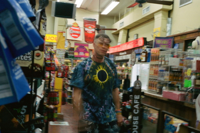 『モナ・リザ アンド ザ ブラッドムーン』© Institution of Production, LLC