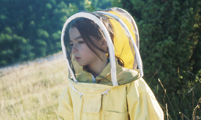 『ミツバチと私』© 2023 GARIZA FILMS INICIA FILMS SIRIMIRI FILMS ESPECIES DE ABEJAS AIE