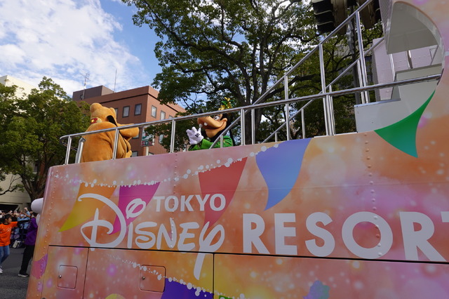 ミッキー＆フレンズの登場に7万人が笑顔に！千葉県誕生150周年記念パレードに東京ディズニーリゾートも参加