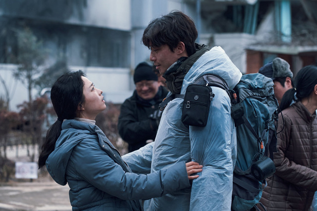 『コンクリート・ユートピア』© 2023 LOTTE ENTERTAINMENT & CLIMAX STUDIO, INC. ALL RIGHTS RESERVED.