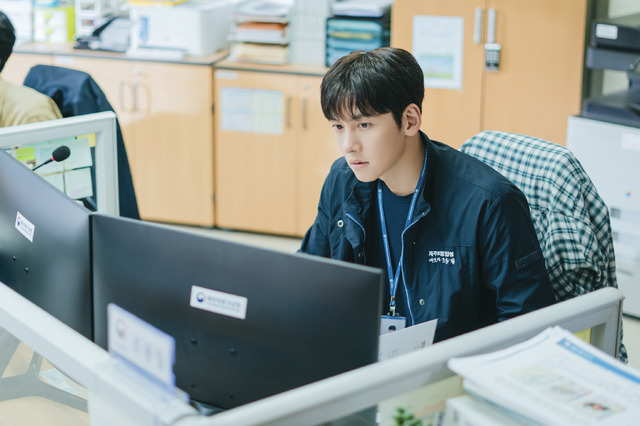 Netflixシリーズ「サムダルリへようこそ」12月3日独占配信