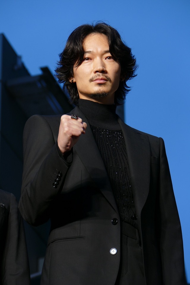 綾野剛『最後まで行く』完成披露試写会