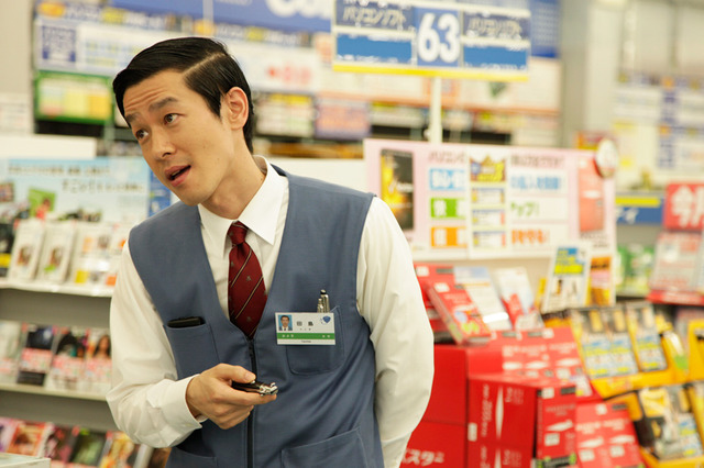 加瀬亮（イヤミな上司・タジマ役）／『俺俺』 -(C) 2012 JStorm Inc.