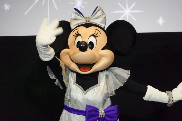 ミッキー＆ミニーのサプライズ登場でこどもたちが笑顔に！Wish Together『ウィッシュ』特別先行上映会開催