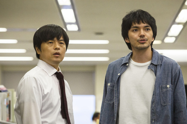 『隣人X —疑惑の彼女-』©2023 映画「隣人 X 疑惑の彼女」製作委員会 ©パリュスあや子／講談社
