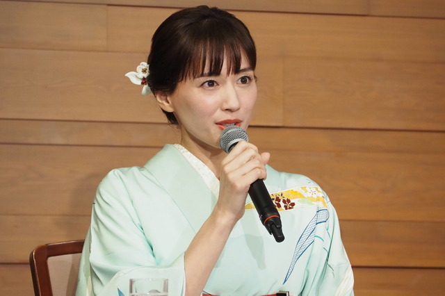 綾瀬はるか「義母と娘のブルース FINAL2024年謹賀新年スペシャル」制作発表会見