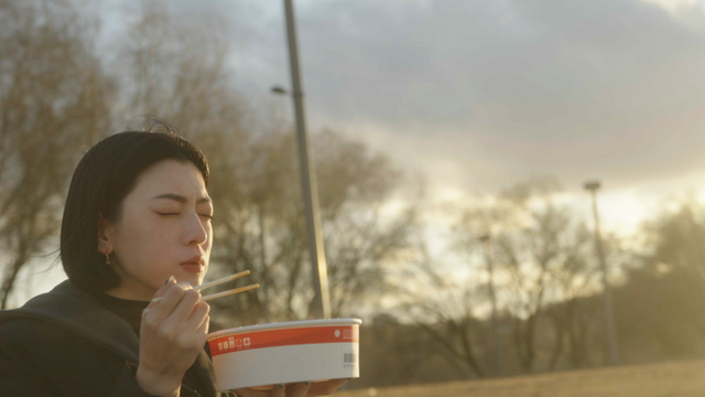 「地球の歩き方」©ドラマ「地球の歩き方」製作委員会