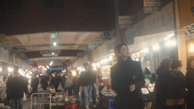 「地球の歩き方」©ドラマ「地球の歩き方」製作委員会