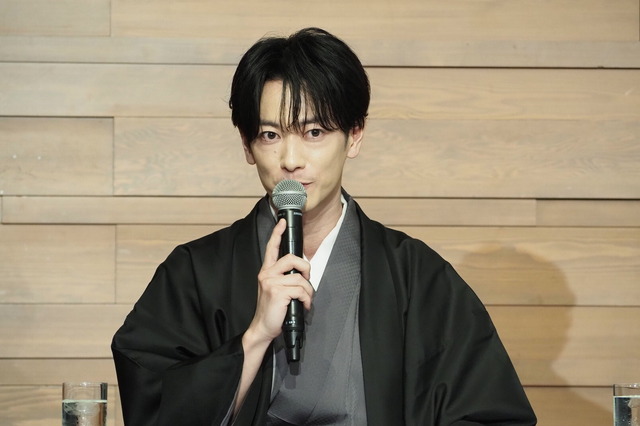 佐藤健「義母と娘のブルース FINAL2024年謹賀新年スペシャル」制作発表会見