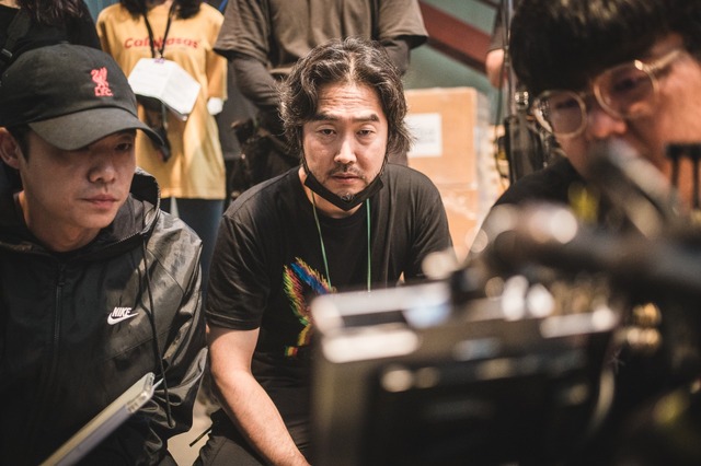 イ・グォン監督『殺し屋たちの店』© 2024 Disney and its related entities