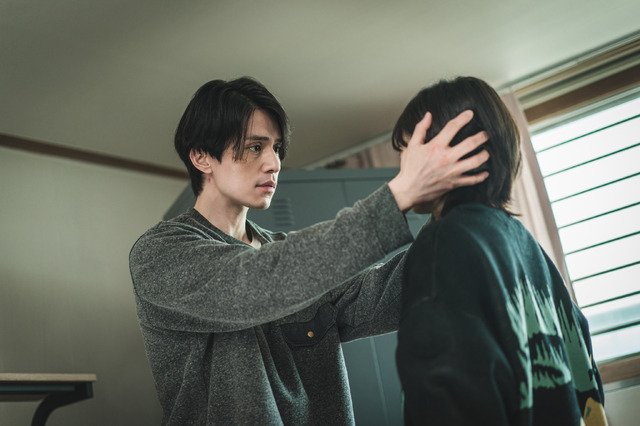 『殺し屋たちの店』1話　© 2024 Disney and its related entities