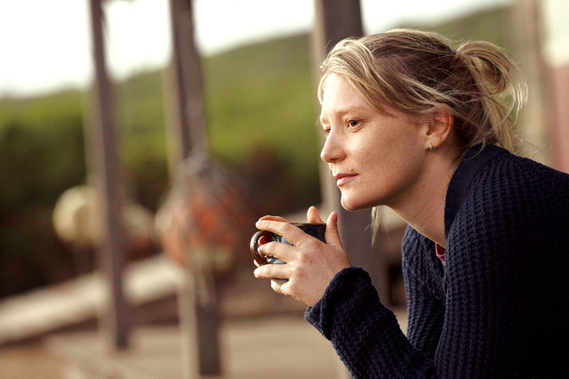 『ブルーバック あの海を見ていた』©2022 ARENAMEDIA PTY LTD, SCREENWEST (AUSTRALIA) LTD AND SCREEN AUSTRALIA