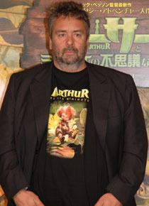 アーサーTシャツでプロモーション・ツアーのラストを決めてくれた