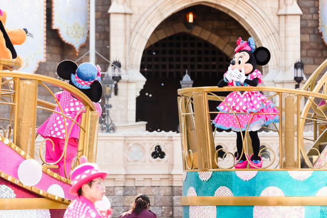現在東京ディズニーランドで公演中のパレード「ミニー＠ファンダーランド」（編集部撮影）