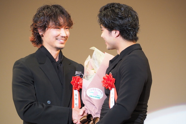 綾野剛、磯村勇斗／2024年エランドール賞授賞式